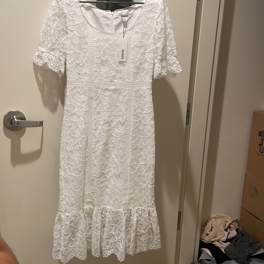 NWT White Lace Midi Dress with Sleeves